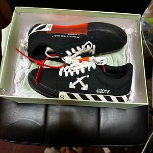Pre Owned! Off-White Women Black VULC Low Top Sneakers US Size 8.5